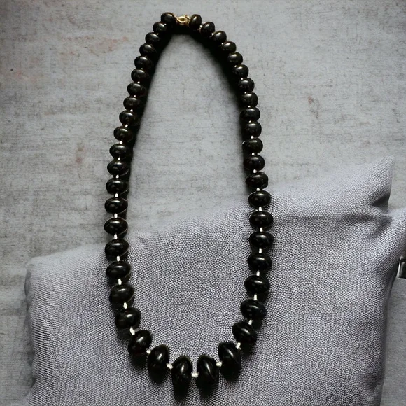 Vintage Black Bead Necklace - Picture 1 of 7